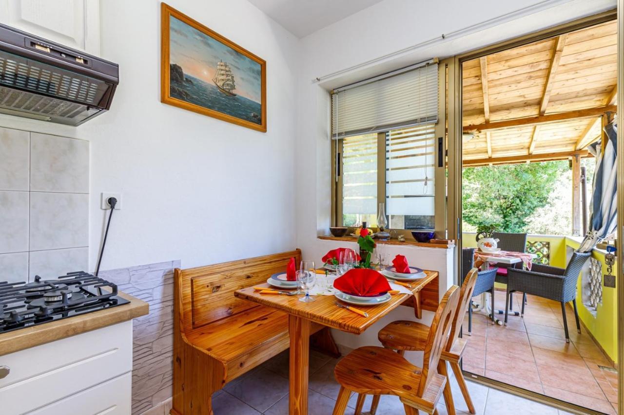 Apartments Vivijana Rabac Bagian luar foto